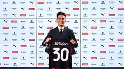 Jashari in conferenza: “La chiamata del Milan? L’ho vissuta come se fosse un regalo”