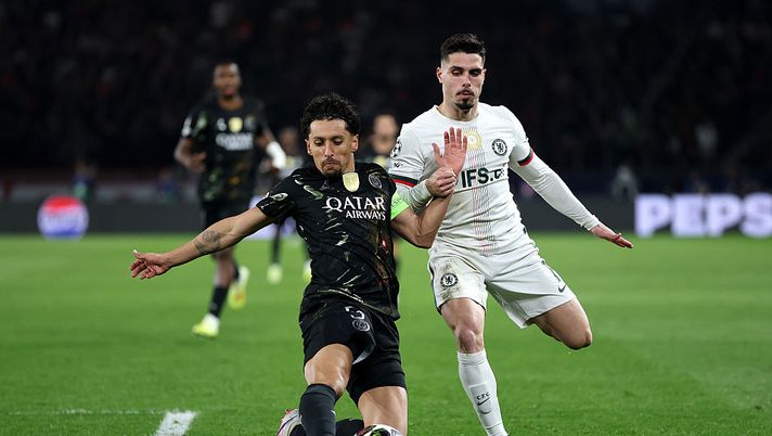 Follia in PSG-Chelsea: Pedro Neto spinge un raccattapalle. L’UEFA apre un’inchiesta - immagine 1