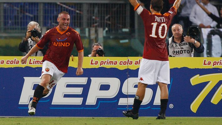 Roma, 30 anni di numeri fissi: storie giallorosse dal 1995 e top ten delle maglie - immagine 1