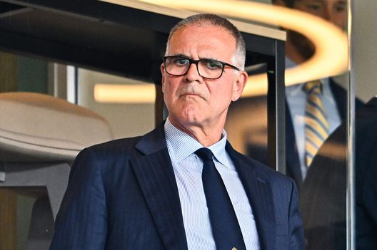 GENOA, ITALY - APRIL 30: Alberto Zangrillo chairman of Genoa looks on prior to kick-off in the Serie A match between UC Sampdoria and Genoa CFC at Stadio Luigi Ferraris on April 30, 2022 in Genoa, Italy. (Photo by Getty Images)