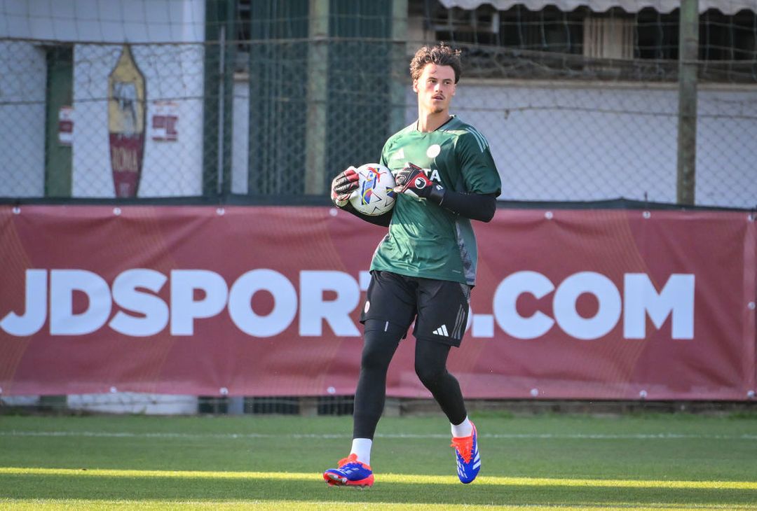 Trigoria, Dovbyk nel primo allenamento con i nuovi compagni – FOTO GALLERY - immagine 8