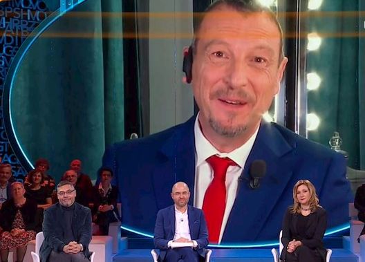 Amadeus, indizio social con Fiorello: “Tutto può accadere”. Ecco cosa sta succedendo- immagine 2