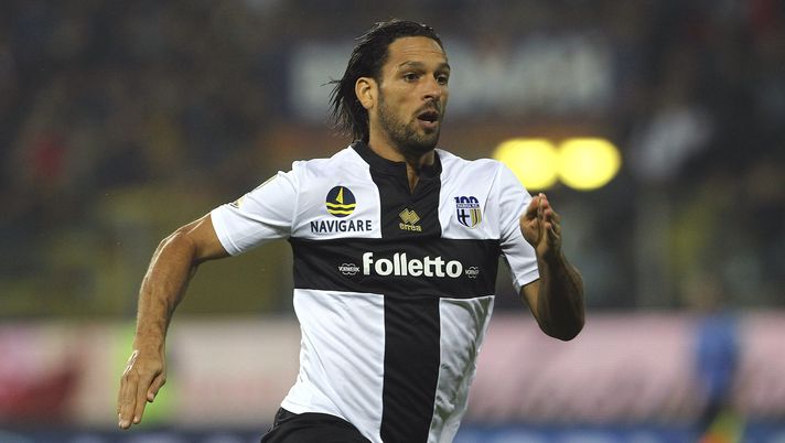 PARMA, ITALY - NOVEMBER 02: Amauri Carvalho De Oliveira of Parma FC in action during the Serie A match between Parma FC and Juventus at Stadio Ennio Tardini on November 2, 2013 in Parma, Italy. (Photo by Marco Luzzani/Getty Images) Amauri rivela: “Mi voleva il Milan di Ancelotti per il dopo Inzaghi” - immagine 1