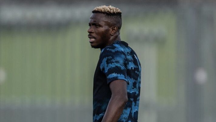 CASTEL DI SANGRO, ITALY - AUGUST 02: SSC Player Victor Osimhen attending the afternoon training on August 02, 2024 in Castel di Sangro, Italy. (Photo by SSC NAPOLI/SSC NAPOLI via Getty Images) Osimhen grande intrigo di mercato: ecco l’unico caso in cui potete prenderlo all’asta - immagine 1