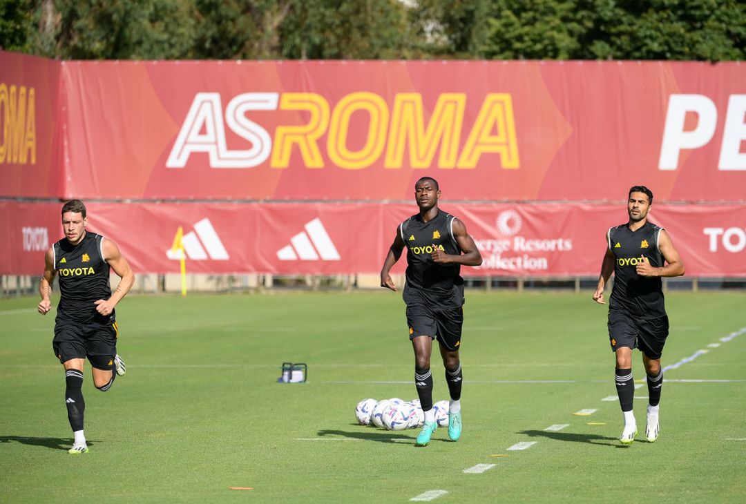 La Roma prosegue la preparazione a Trigoria: Matic e Dybala a parte – FOTO GALLERY - immagine 26