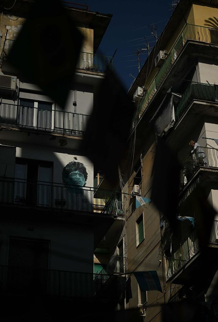 GALLERY Palermo in pellegrinaggio al Murales di Maradona: Diego diventa rosanero! - immagine 3