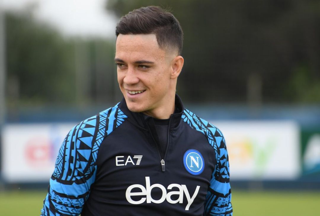 GALLERY Il Napoli si allena a Castel Volturno, concentrazione e grinta: le foto - immagine 4