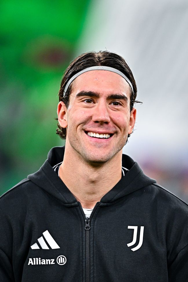 vlahovic-le-richieste-di-ingaggio-lofferta-del-milan-hojlund-il-piano-b