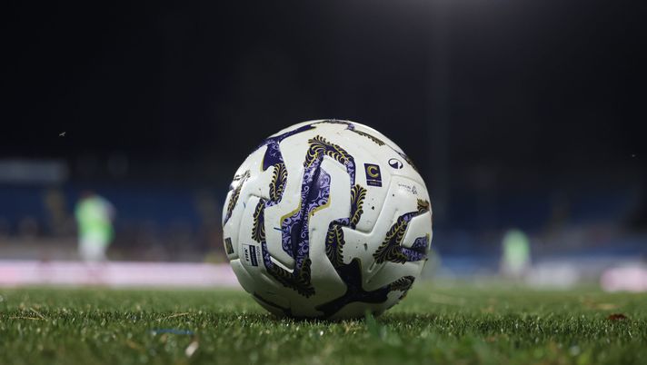 NOVARA, ITALY - AUGUST 25: The Serie C official ball during the Serie C match between Novara and FC Internazionale U23 on August 25, 2025 in Novara, Italy. (Photo by FC Internazionale/Inter via Getty Images) Vis Pesaro Rimini dove vedere