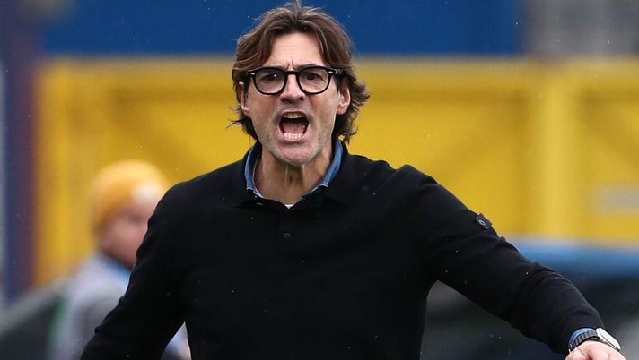 COMO, ITALY - FEBRUARY 14: ACF Fiorentina coach Paolo Vanoli reacts during the Serie A match between Como 1907 and ACF Fiorentina at Giuseppe Sinigaglia Stadium on February 14, 2026 in Como, Italy. (Photo by Marco Luzzani/Getty Images) CorSport: “Diamo a Vanoli quel è che di Vanoli, grandi meriti per il tecnico” - immagine 1