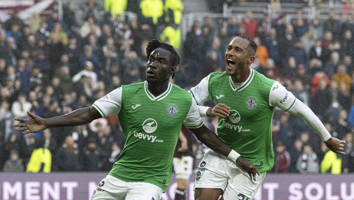 “Follia totale” al derby di Edimburgo: pareggio Hibs e il Mister dà una testata al suo assistente - immagine 1