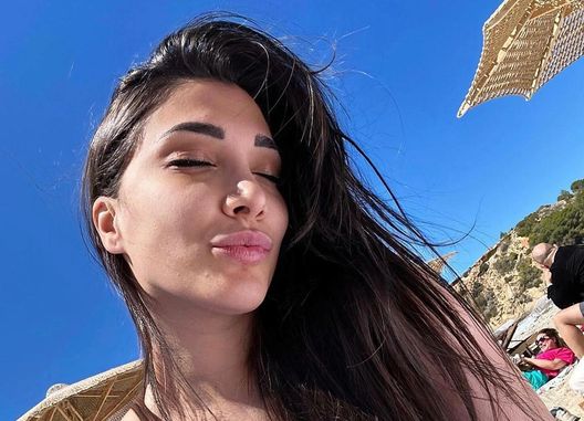 La ex di Keita punge: “Se sposi un calciatore automatico che hai le corna e te le devi tenere?”  La ex di Keita punge: “Se sposi un calciatore automatico che hai le corna e te le devi tenere?” - immagine 1