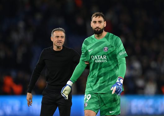 Gianluigi Donnarumma e Luis Enrique (Foto di Claudio Villa/AC Milan via Getty Images) Il destino del PSG nelle mani di Donnarumma: Gigio sempre più decisivo- immagine 2