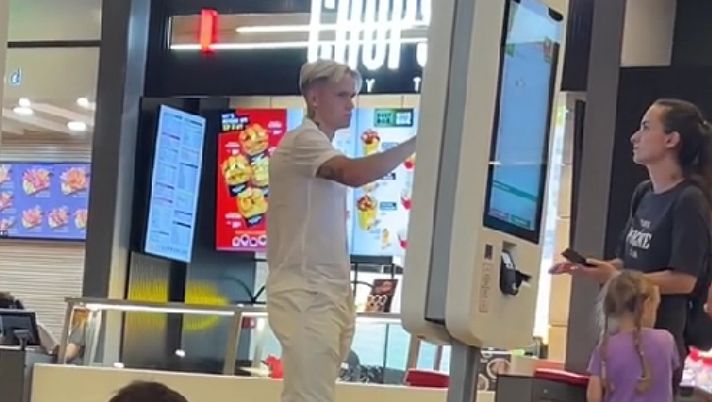 Mudryk, un anno un pò così: dal Chelsea al ko Under 21, l’unica è il fast food… - immagine 1