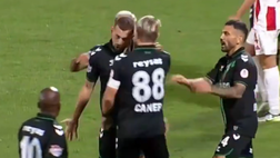 Turchia, follia per l’ex Inter Erkin: schiaffeggia un compagno, espulso e messo fuori rosa