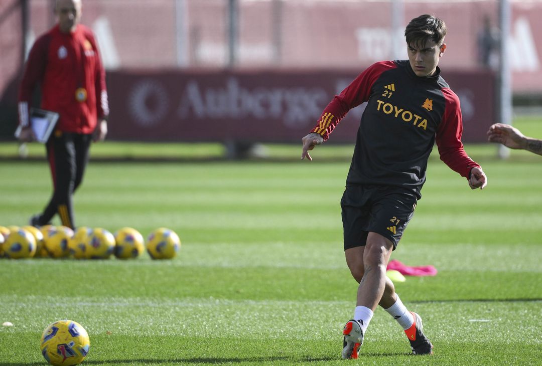 Roma, il terzo giorno di allenamento per De Rossi: Dybala c’è  FOTO GALLERY - immagine 9