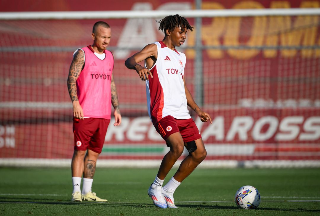 Roma, terzo giorno di allenamenti a Trigoria – FOTO GALLERY - immagine 17