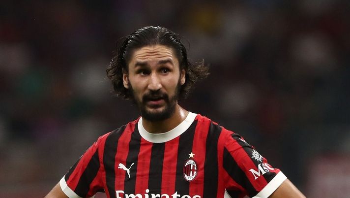 Calciomercato Milan, Schira: 'Due club francesi su Adli. Dialoghi in corso'