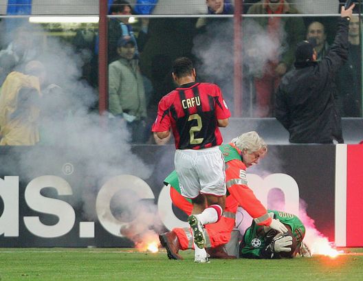 Da Dida ad Audero: il fumogeno che rievoca e riapre una brutta ferita del calcio italiano