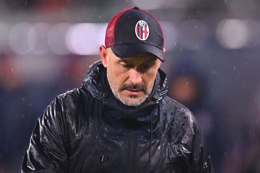 BOLOGNA, ITALY - FEBRUARY 14: Vincenzo Italiano head coach of Bologna during the Serie A match between Bologna and Torino at Stadio Renato Dall'Ara on February 14, 2025 in Bologna, Italy. (Photo by Alessandro Sabattini/Getty Images) Italiano