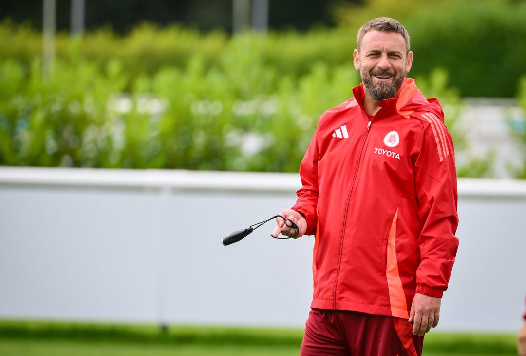 Roma, primo allenamento in Inghilterra per Dovbyk – FOTO GALLERY - immagine 12