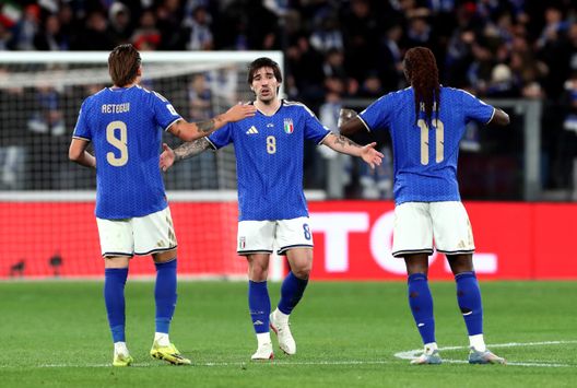 Zazzaroni: “Esposito è italiano, Retegui no. Difesa? Acerbi sarebbe l’unico che…”- immagine 2