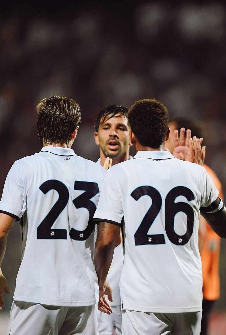 GALLERY Il poker del Napoli di Conte contro l’Egnatia: gli scatti più belli del match - immagine 8