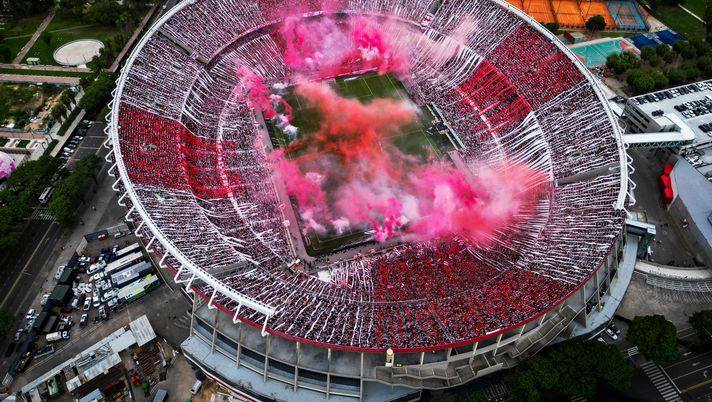 BUENOS AIRES, ARGENTINA - FEBRUARY 25: Aerial view of the stadium prior to a Copa de la Liga Profesional 2024 derby match between River Plate and Boca Juniors at Estadio Más Monumental Antonio Vespucio Liberti on February 25, 2024 in Buenos Aires, Argentina. (Photo by Tomas Cuesta/Getty Images) River Plate rivoluziona il Monumental: 145 milioni per lo stadio del futuro - immagine 1