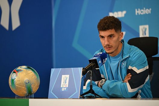 Riyadh, Arabia Saudita - 17 dicembre 2025: Giovanni Di Lorenzo in conferenza stampa. (Foto di SSC NAPOLI/SSC NAPOLI via Getty Images) Napoli-Milan, i calciatori con più presenze delle due probabili formazioni- immagine 2