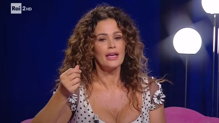Samantha De Grenet: “Insulti per i ritocchi? Un cessettino ma potevo farmi aiutare, loro…” - immagine 1