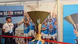 Dimaro, lo store celebra i Campioni d’Italia: c’è la coppa dello Scudetto!