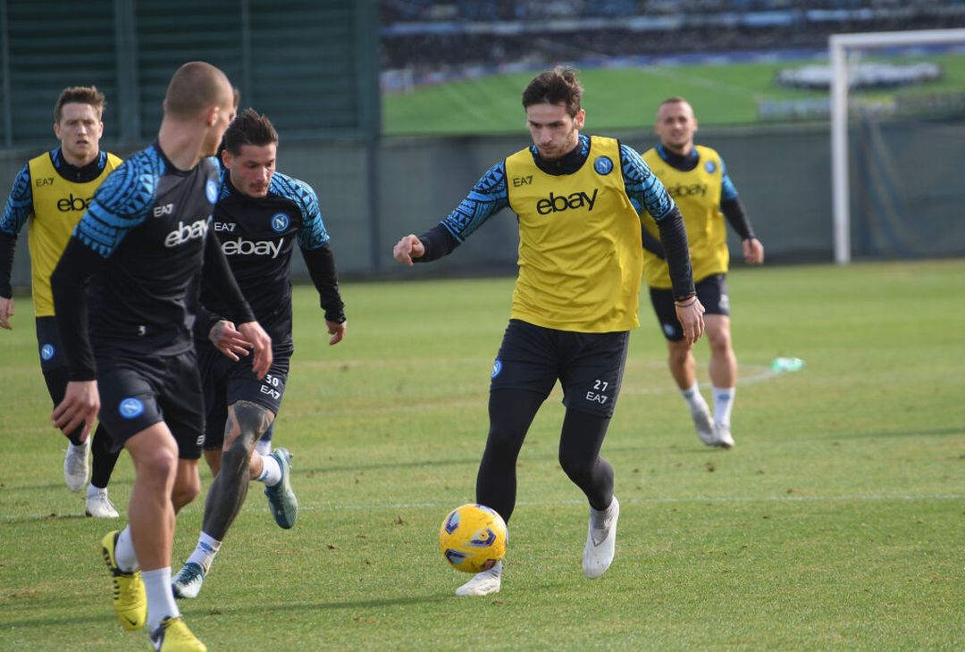 GALLERY Il Napoli si allena a Castel Volturno: la concentrazione degli azzurri - immagine 5