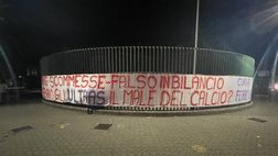 FOTO VN – Striscione al Franchi: “Doping, scommesse, ma il male sono gli ultras”
