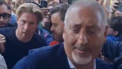 De Bruyne, Micheli fa da bodyguard! E i tifosi “invadono” Villa Stuart a suon di cori