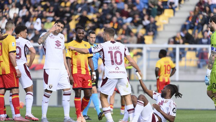 Lecce-Torino 2-1, la moviola: gialli nel finale e rigore dopo l’on-field review - immagine 1