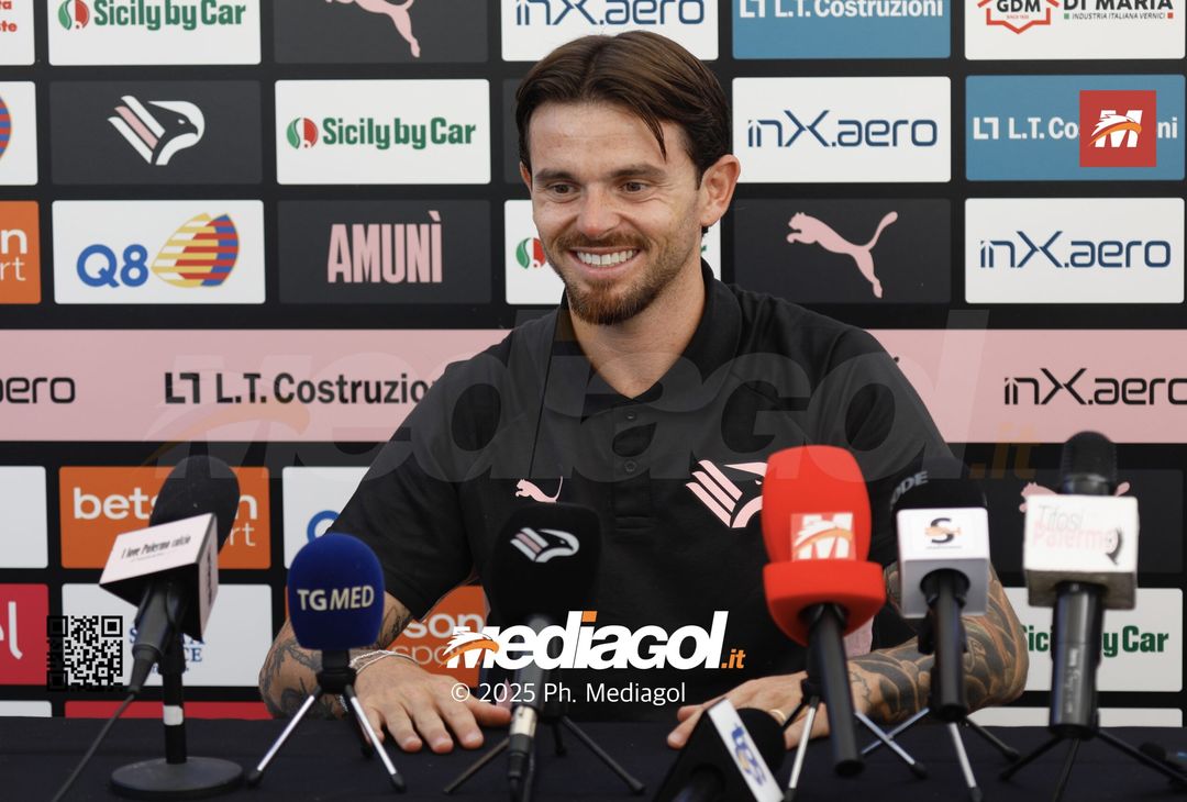 FOTO, capitan Brunori in conferenza stampa al ritiro del Palermo - immagine 17
