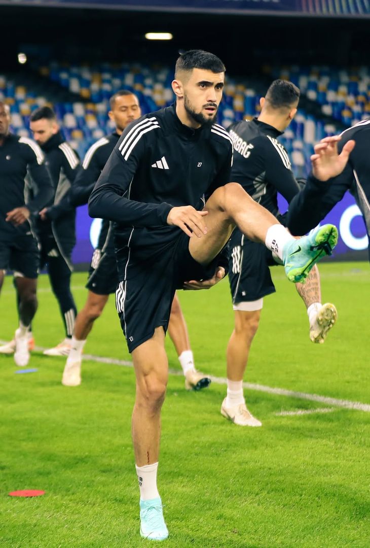 Napoli-Qarabag, gli azeri in campo al Maradona: gli scatti della rifinitura – GALLERY - immagine 6