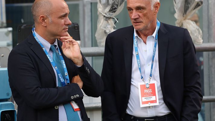REGGIO NELL'EMILIA, ITALY - JULY 26: CEO of Atalanta BC Luca Percassi and Presidet of Atalanta BC Antonio Percassi before the Europa League Second Qualifying Round match between Atalanta BC and FK Sarajevo at Mapei Stadium - Citta' del Tricolore on July 26, 2018 in Reggio nell'Emilia, Italy. (Photo by Marco Luzzani/Getty Images) L’Atalanta corre ai ripari in difesa: il nuovo colpo di mercato arriva dal Bologna - immagine 1