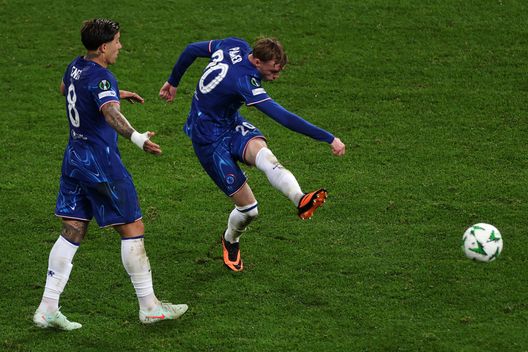WROCLAW, POLONIA - 28 MAGGIO: Cole Palmer del Chelsea libera la palla durante la finale della UEFA Conference League 2025. (Foto di Dean Mouhtaropoulos/Getty Images) Fluminense Chelsea pronostico