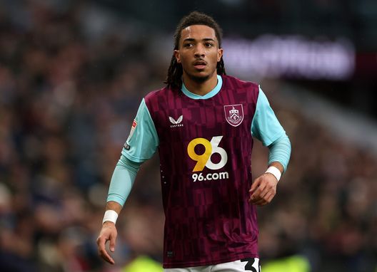 Koleosho con la maglia del Burnley (Photo by Molly Darlington/Getty Images) Koleosho al Paris FC: il primo colpo salvezza per il club parigino è italiano- immagine 3