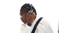 Leao: “La verità sulle panchine e Fonseca, mi piace stare al Milan! Critiche? Non sono d’accordo”