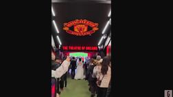 VIDEO / Manchester United, due tifosi si sposano allo stadio