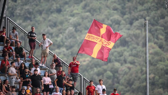 Roma, via al ritiro in Inghilterra: la squadra si imbarca per Nottingham - immagine 1
