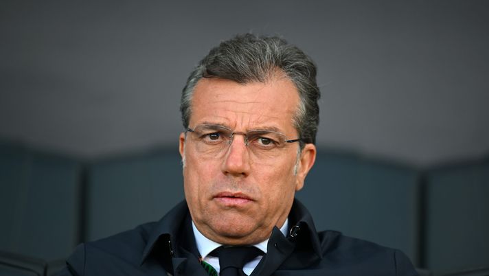VENICE, ITALY - MAY 25: Cristiano Giuntoli, Managing Director of Football of Juventus, looks on prior to the Serie A match between Venezia and Juventus at Stadio Pier Luigi Penzo on May 25, 2025 in Venice, Italy. (Photo by Alessandro Sabattini/Getty Images) giuntoli juve