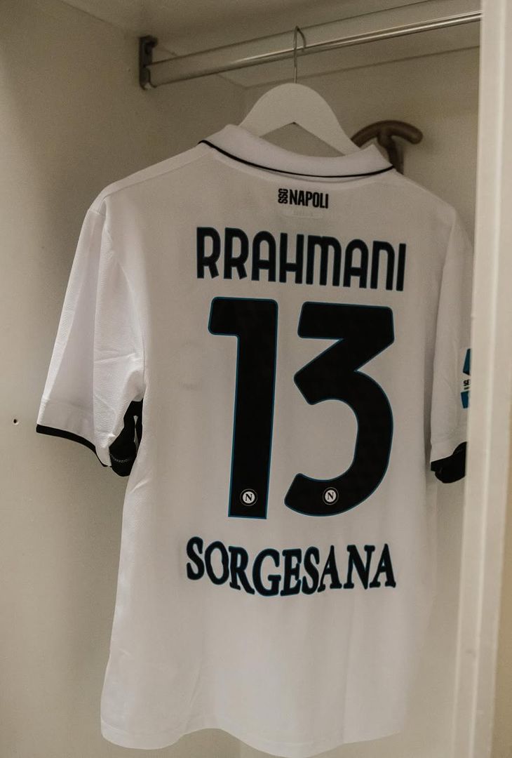 GALLERY Fiorentina-Napoli, tutto pronto nello spogliatoio: la scelta della maglia - immagine 4