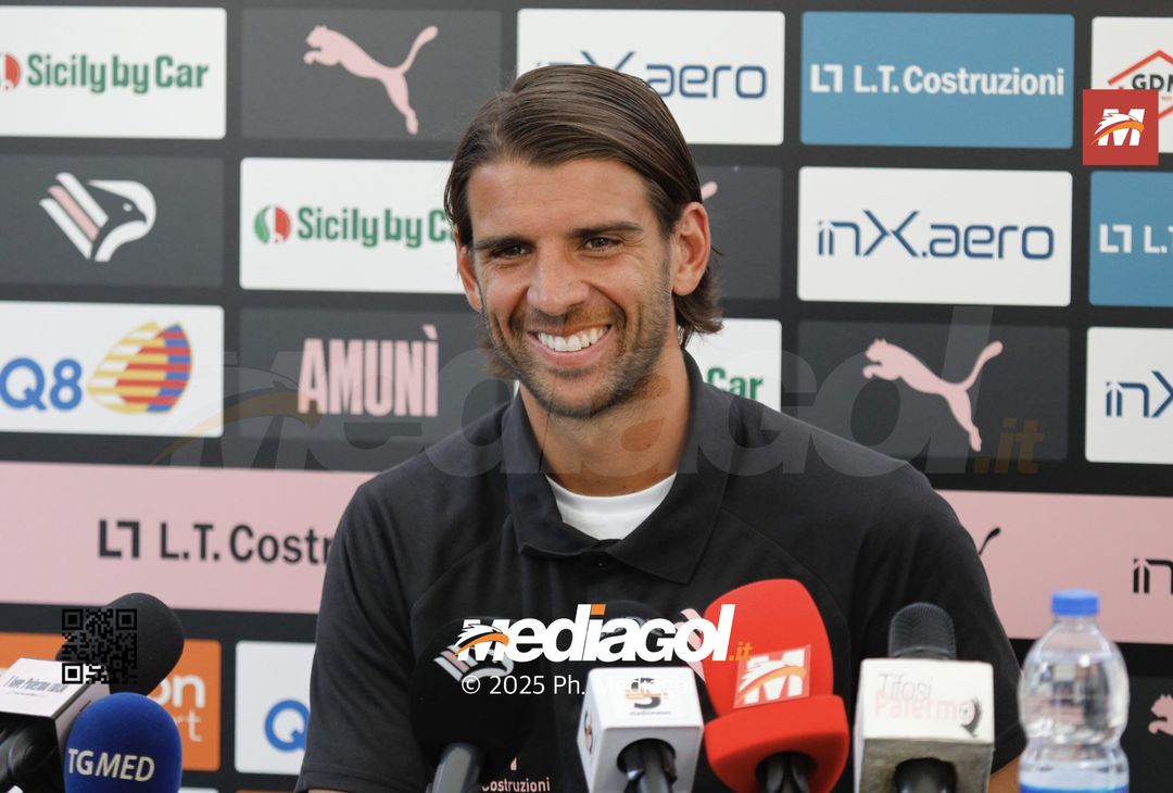 FOTO, Ceccaroni: sorrisi e promesse in conferenza stampa - immagine 4