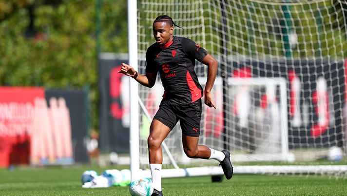 CAIRATE, ITALY - SEPTEMBER 05: Christopher Nkunku of AC Milan in action during an AC Milan Training Session at Milanello on September 05, 2025 in Cairate, Italy. (Photo by Giuseppe Cottini/AC Milan via Getty Images)  Costi giocatori a stagione, i 10 top della Serie A: Nkunku unico rossonero - immagine 1