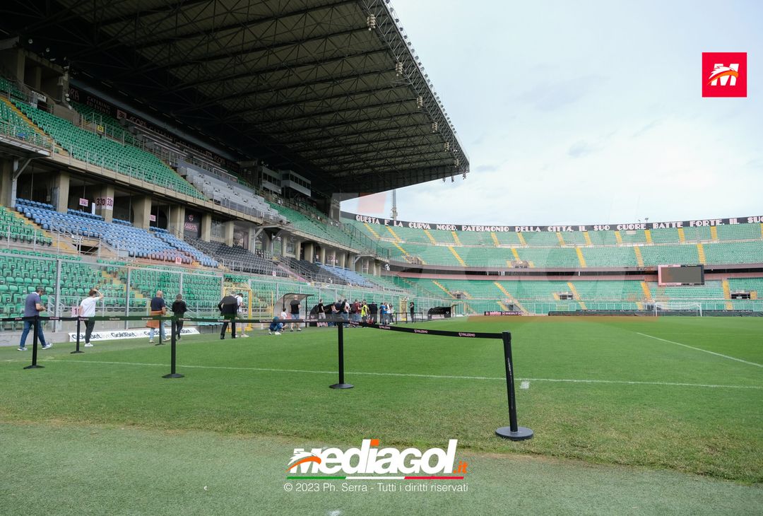 FOTO PALERMO, i tifosi rosanero in tour allo stadio ‘Renzo Barbera’ (GALLERY) - immagine 16