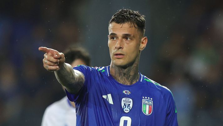 EMPOLI, ITALY - JUNE 9: Gianluca Scamacca of Italy reacts during the International Friendly match between Italy and Bosnia Herzegovina at Stadio Carlo Castellani on June 9, 2024 in Empoli, Italy. (Photo by Gabriele Maltinti/Getty Images) Scamacca, il sì a Flaminia e la voglia di Roma. Al matrimonio anche Gasp e Pellegrini - immagine 1