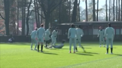 Video – Follia di Emerson Royal, entrata killer su Jovic nel torello